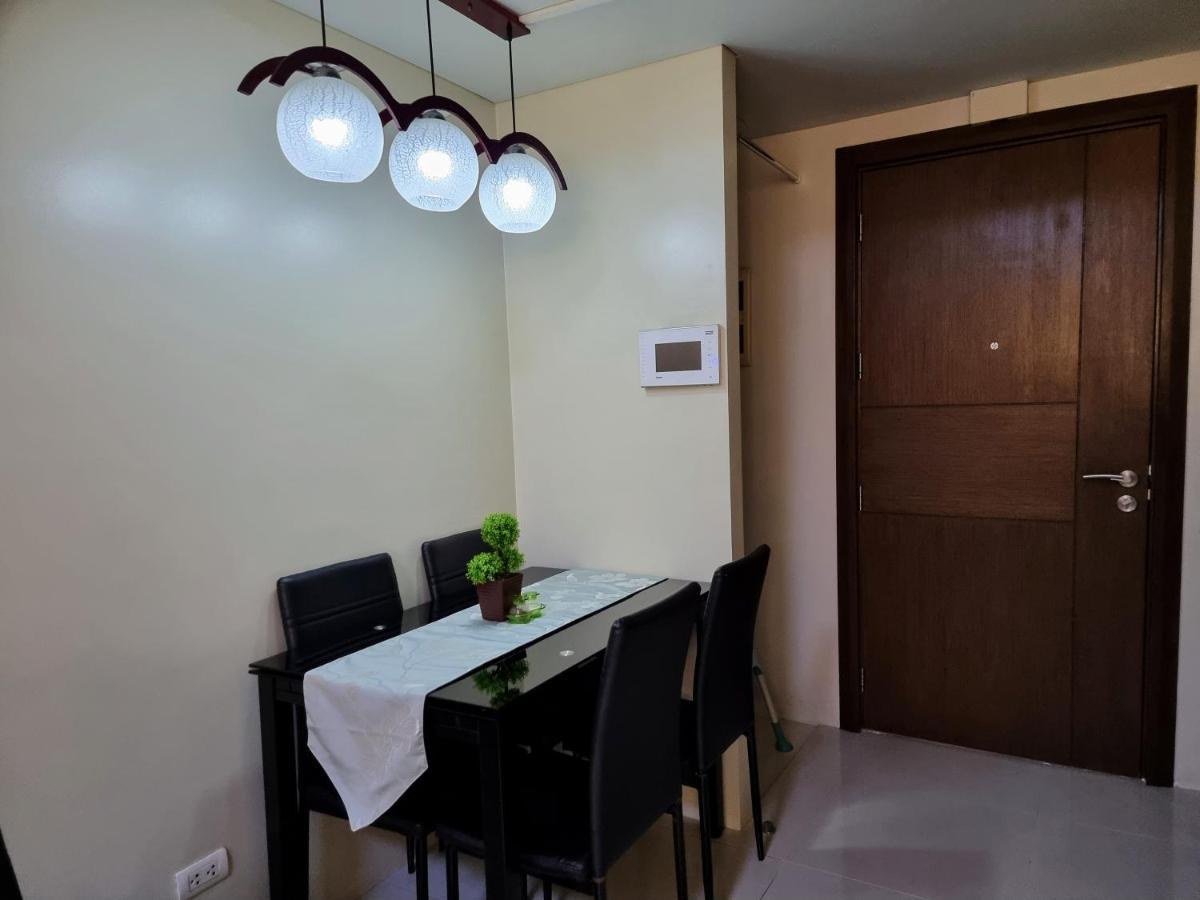 מנילה One Palm Tree Villas Condo Across Naia Terminal 3 מראה חיצוני תמונה