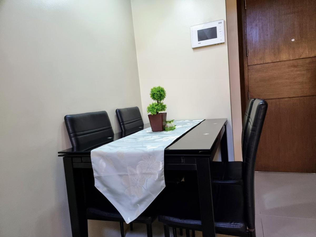 מנילה One Palm Tree Villas Condo Across Naia Terminal 3 מראה חיצוני תמונה