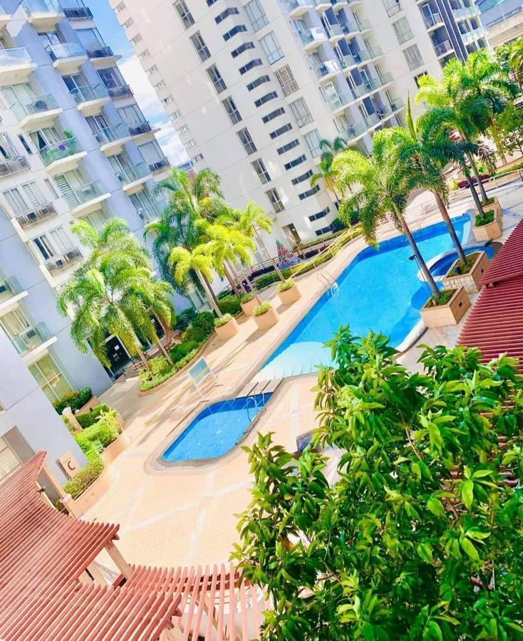 מנילה One Palm Tree Villas Condo Across Naia Terminal 3 מראה חיצוני תמונה