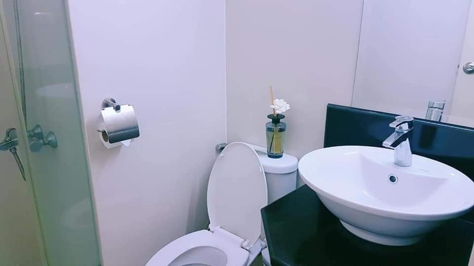 מנילה One Palm Tree Villas Condo Across Naia Terminal 3 מראה חיצוני תמונה