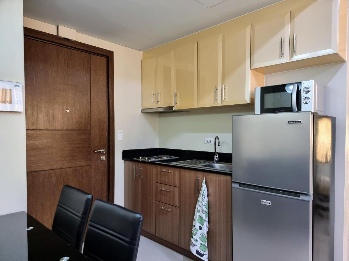 מנילה One Palm Tree Villas Condo Across Naia Terminal 3 מראה חיצוני תמונה