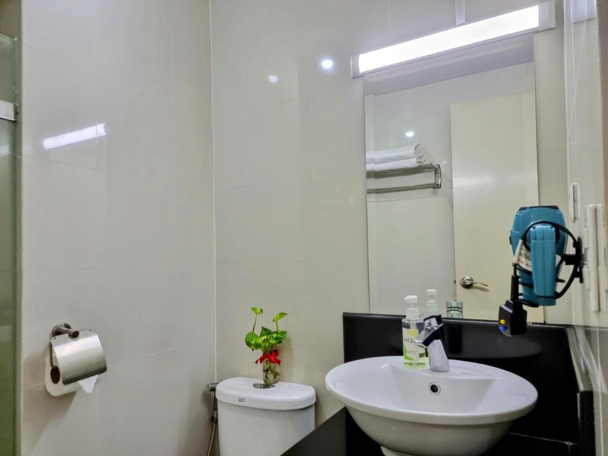 מנילה One Palm Tree Villas Condo Across Naia Terminal 3 מראה חיצוני תמונה
