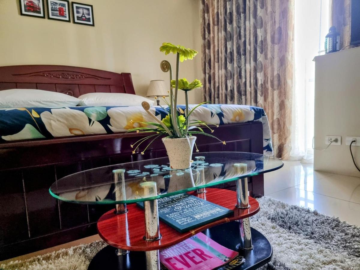 מנילה One Palm Tree Villas Condo Across Naia Terminal 3 מראה חיצוני תמונה